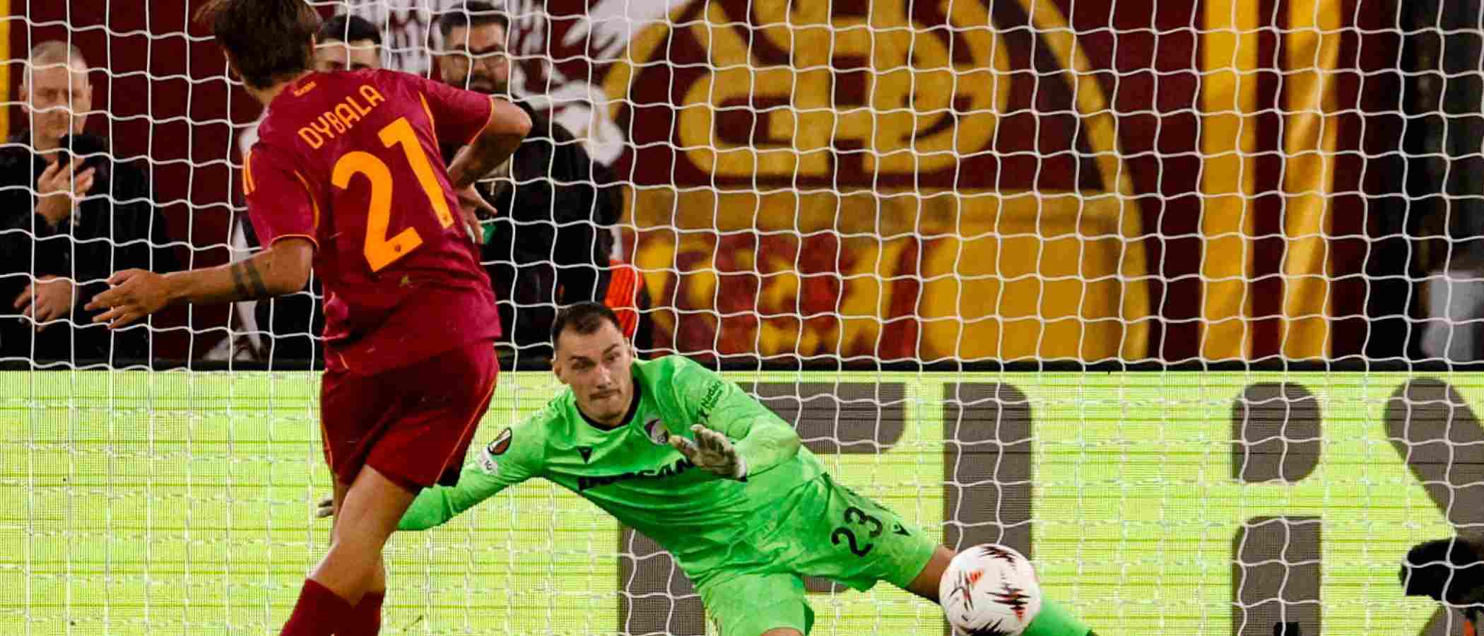 Paulo Dybala scores from the penalty spot against Viktoria Plzen