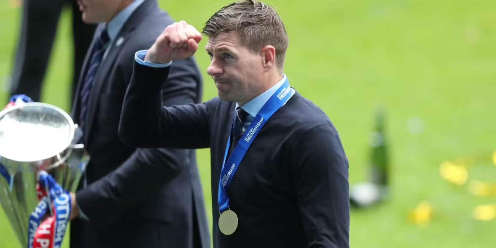 Steven Gerrard with the Scottish Premiership trophy
