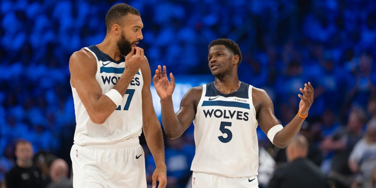 Anthony Edwards and Rudy Gobert talking