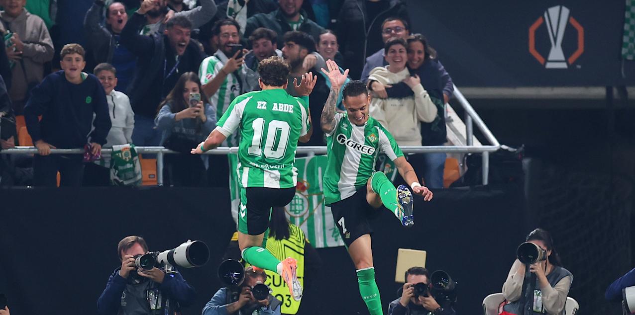 Ez Abde and Antony celebrate Betis' goal against Lyon