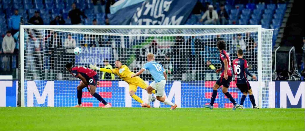 Gustav Isaksen scores Lazio's first goal against Cagliari