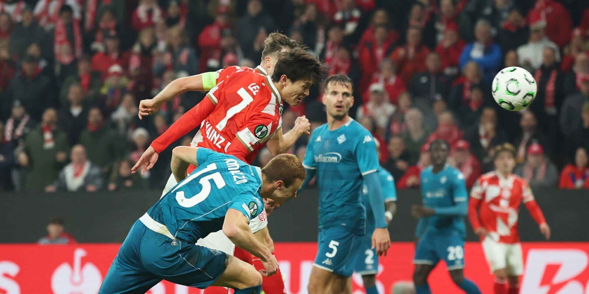 Mainz' Lee scoring late header against Fiorentina
