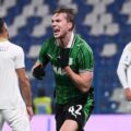Kristian Thorstvedt celebrates after equalising deep into stoppage time for Sassuolo against Pisa