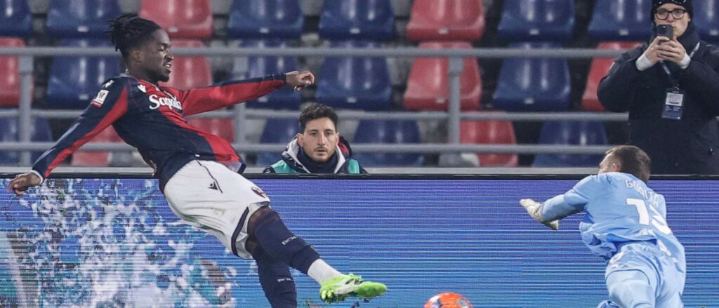 Jonathan Rowe scoring for Bologna against Parma