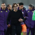 Fiorentina head coach Paolo Vanoli and team players