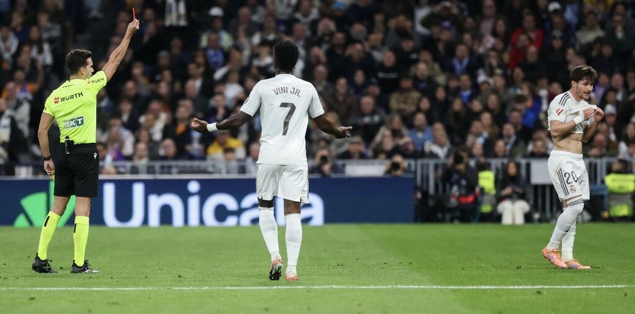 Fran Garcia shown 2nd yellow and respectively red card