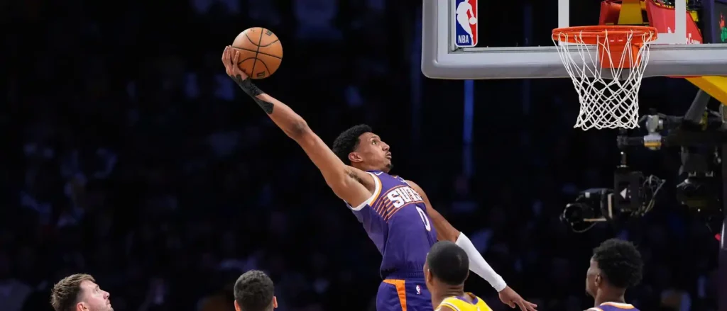 Ryan Dunn dunks in Los Angeles Lakers basket