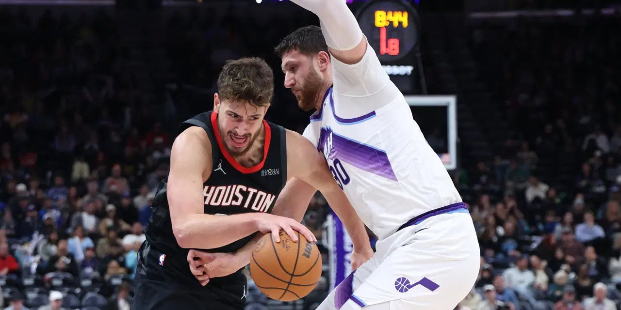Jusuf Nurkic guarding Alperen Sengun