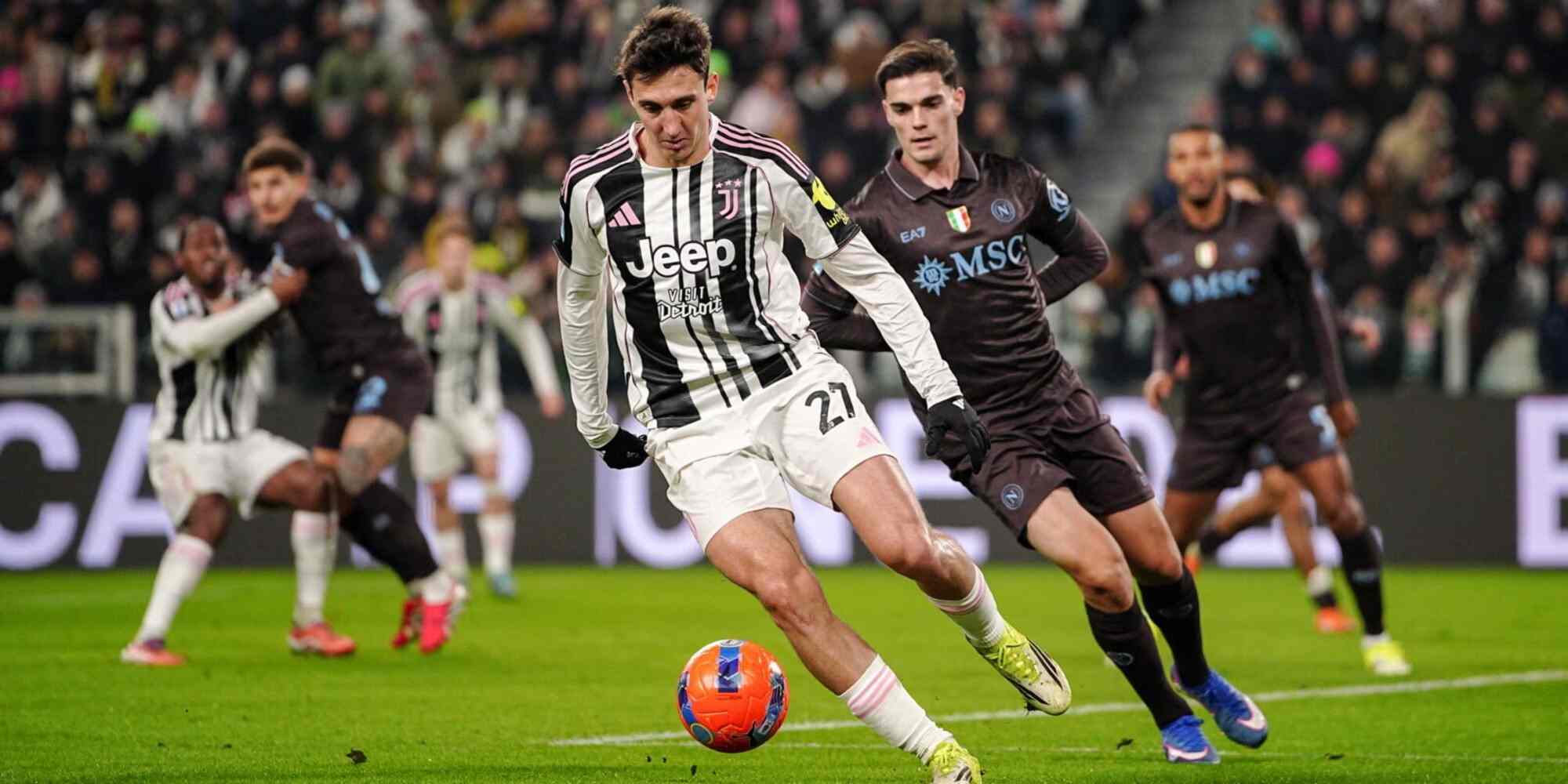 Juventus player dribbling the ball