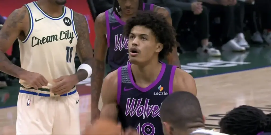 Minnesota's Joan Beringer shooting free throw