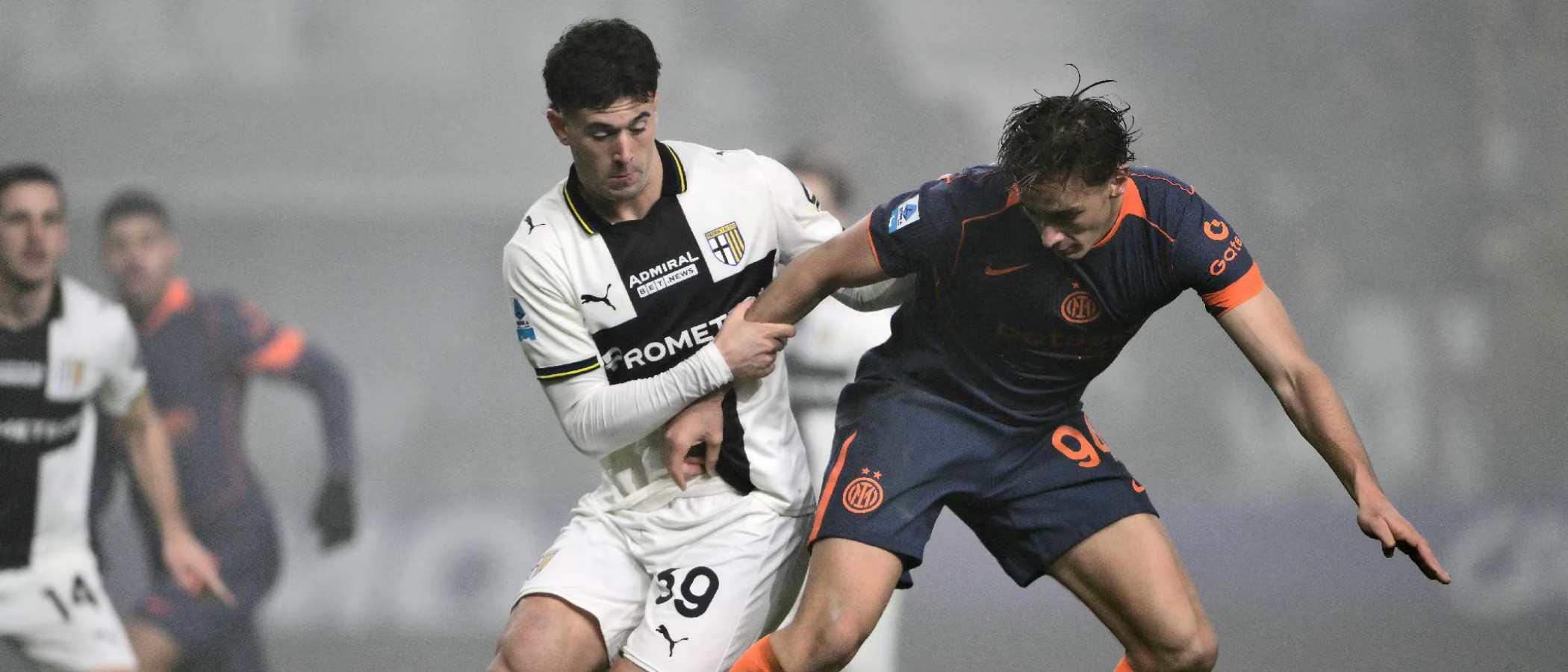 Parma and Inter players in a battle for the ball