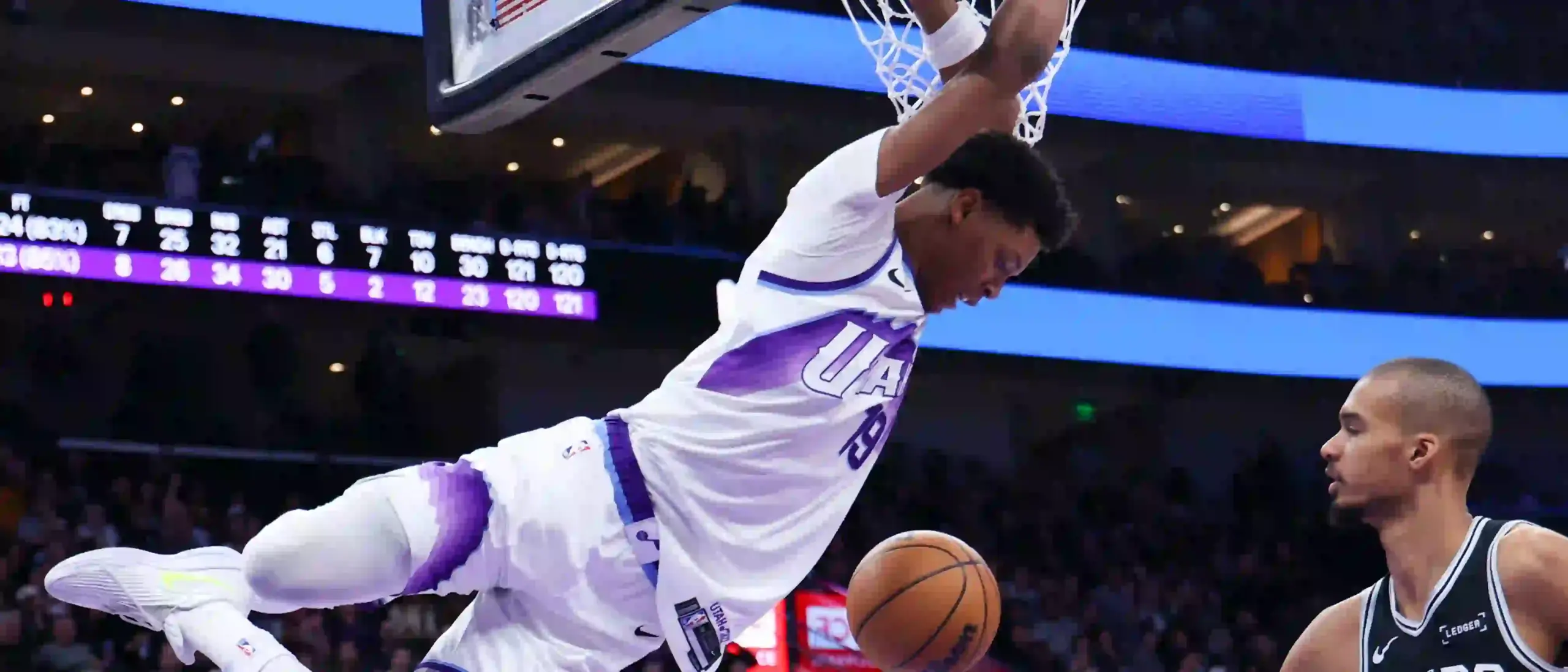 Ace Bailey dunking on Victor Wembanyama