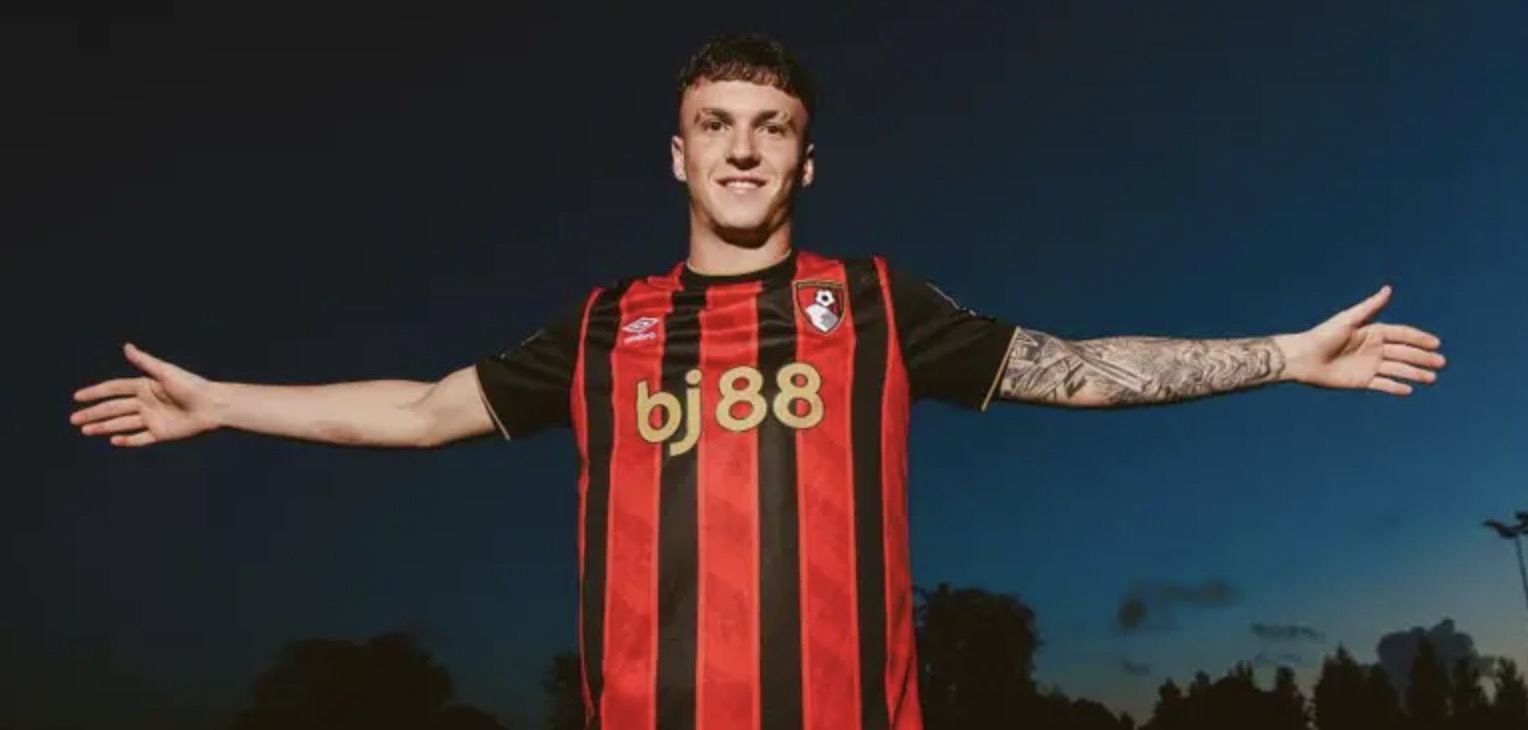 Bournemouth defender Alex Jimenez