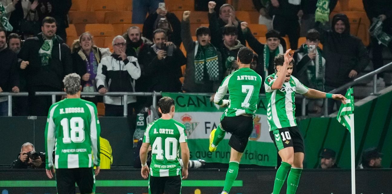 Betis players celebrate after scoring against Mallorca