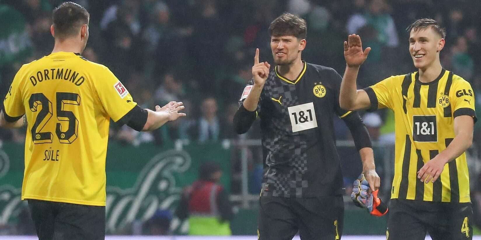 Niclas Sule, Nico Schlotterbeck, and Gregor Kobel