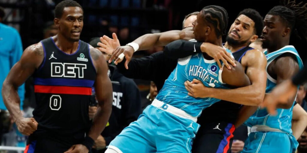 Brawl during the Detroit Pistons vs Charlotte Hornets NBA game