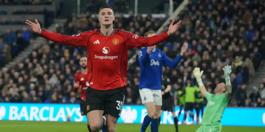 Benjamin Sesko has just put Manchester United 1-0 up in their visit to Everton