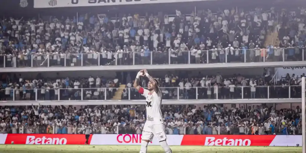 Naymar Jr. doing a 'heart' sign to Santos' supporters