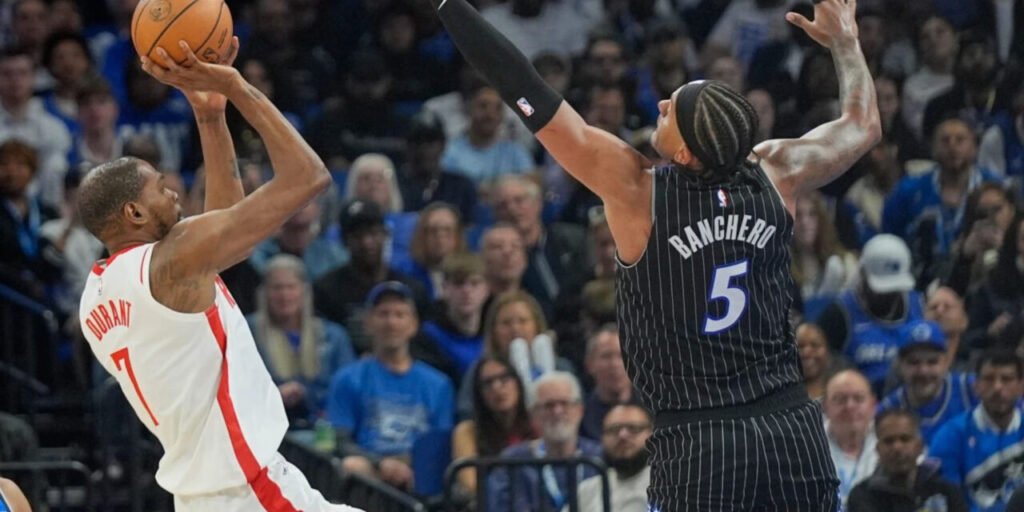 Kevin Durant shooting over Paolo Banchero
