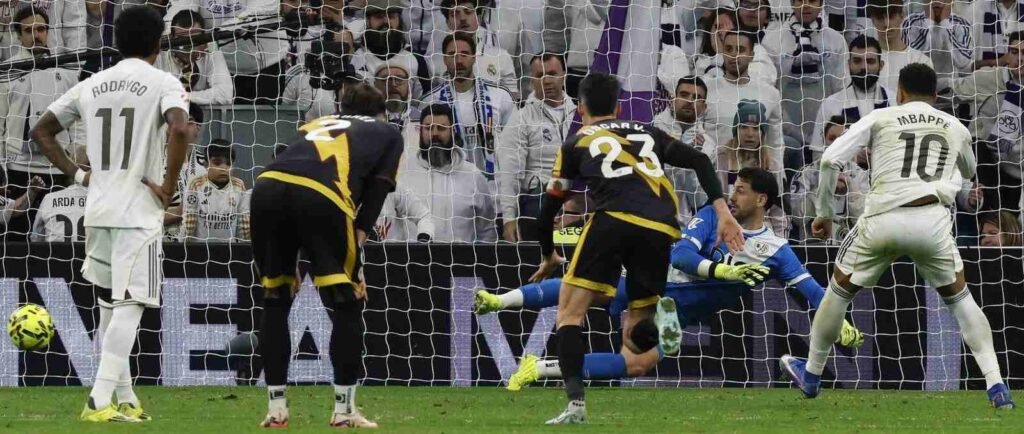Kylian Mbappe scores a 100th minute penalty against Rayo Vallecano