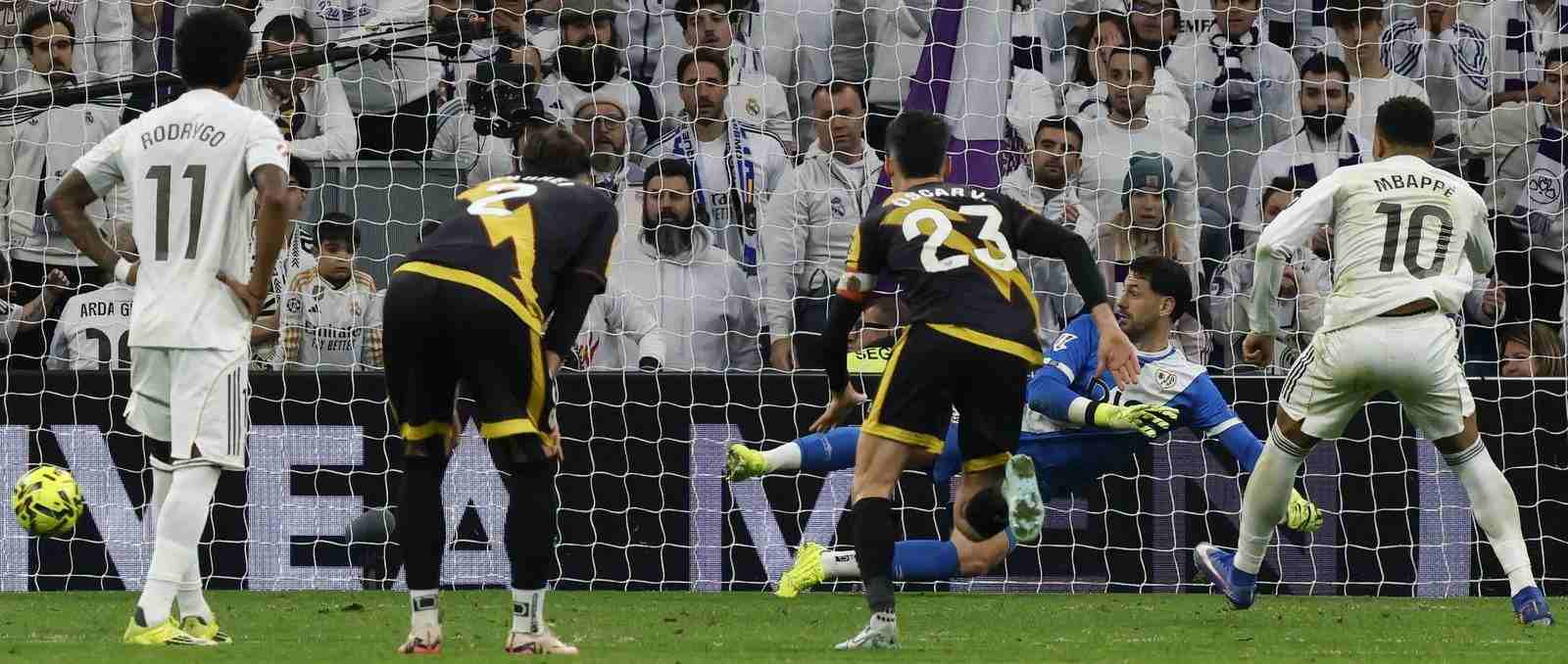 Kylian Mbappe scores a 100th minute penalty against Rayo Vallecano