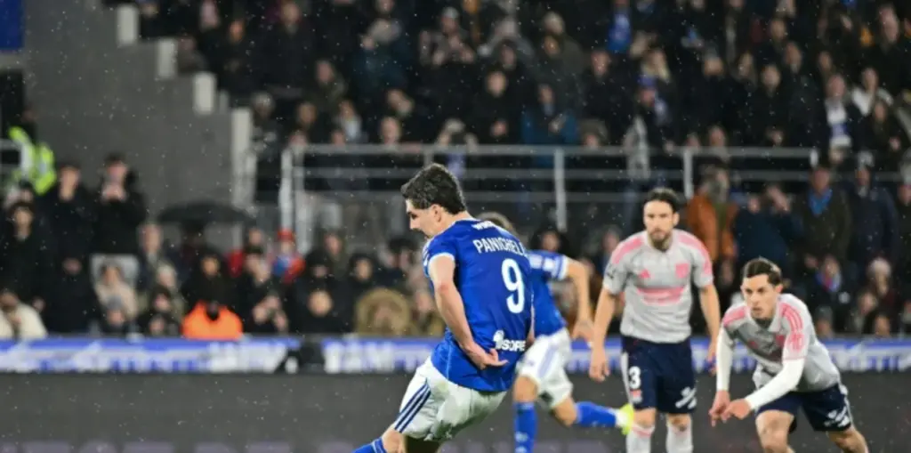 Joaquin Panichelli shooting at Lyon's goal