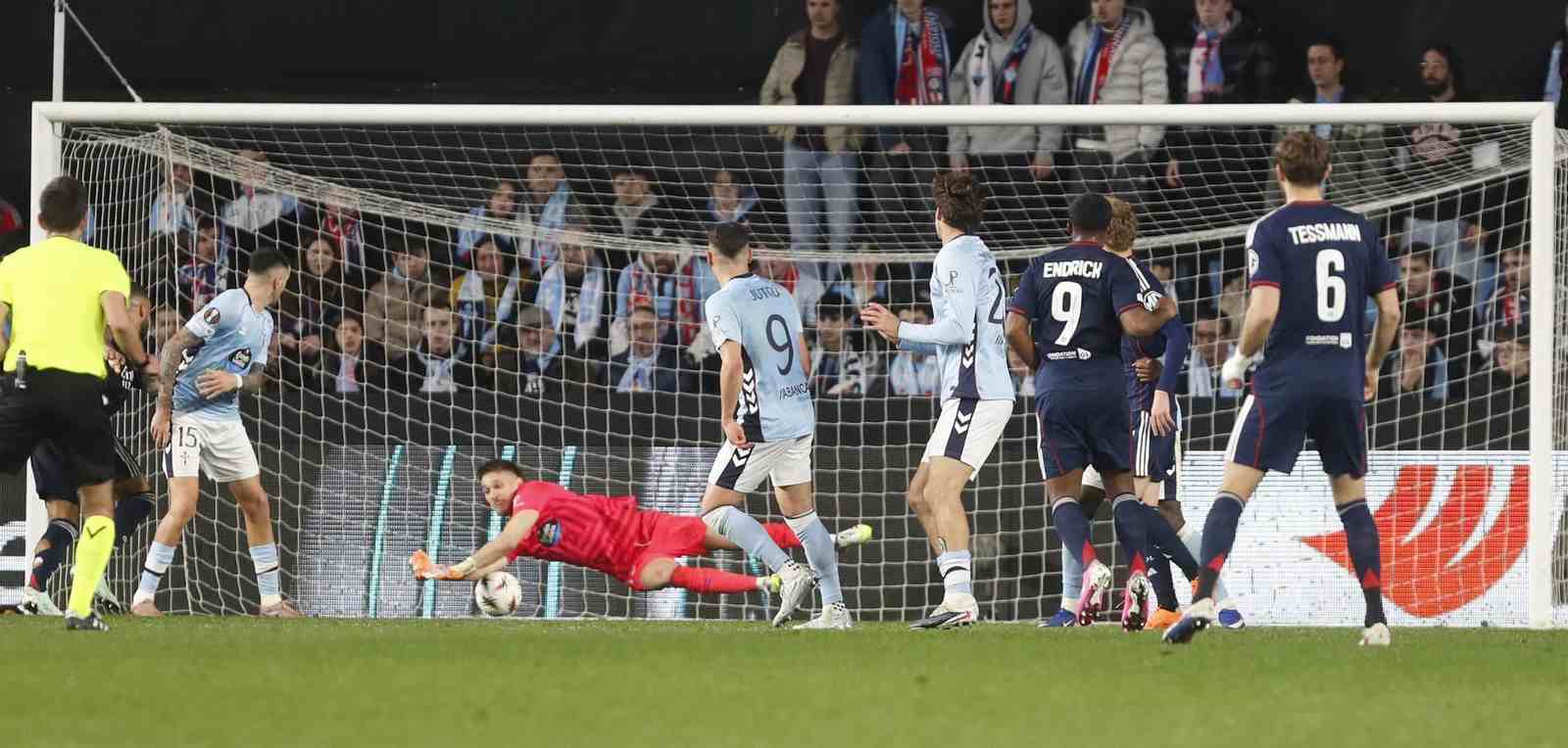 Endrick scoring the equalizing goal for Lyon against Celta