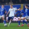 Como players watch Inter's Davide Frattesi fro