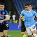 Lazio and Atalanta players in a battle for the ball