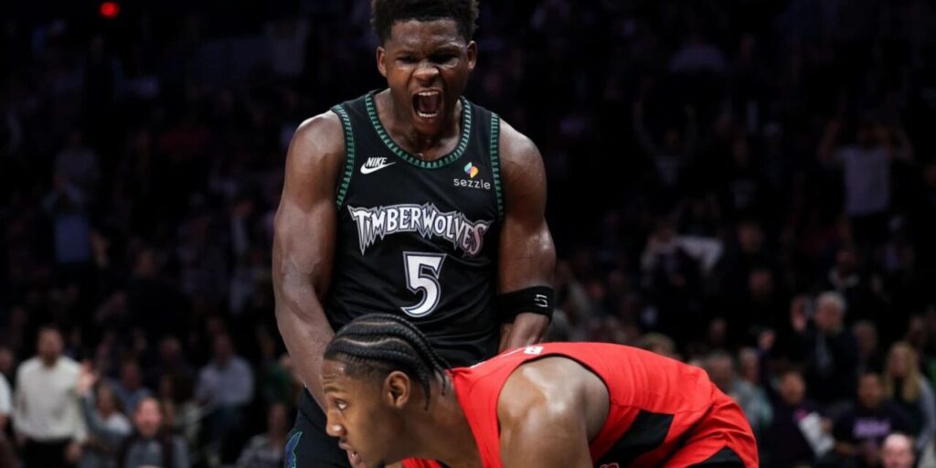 Anthony Edwards yells at RJ Barrett