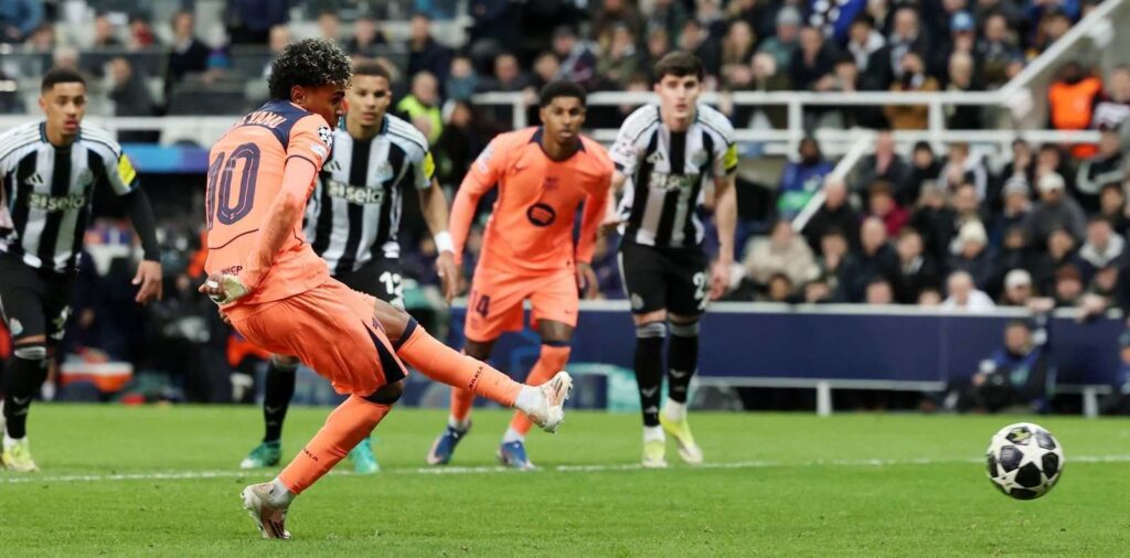 Lamine Yamal scores a penalty against Newcastle