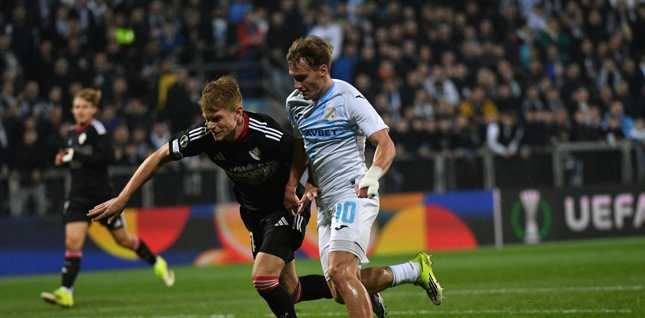 Rijeka and Strasbourg players in a battle for the ball