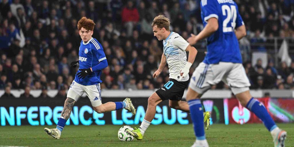 Rijeka player dribbling the ball during the match with Strasbourg