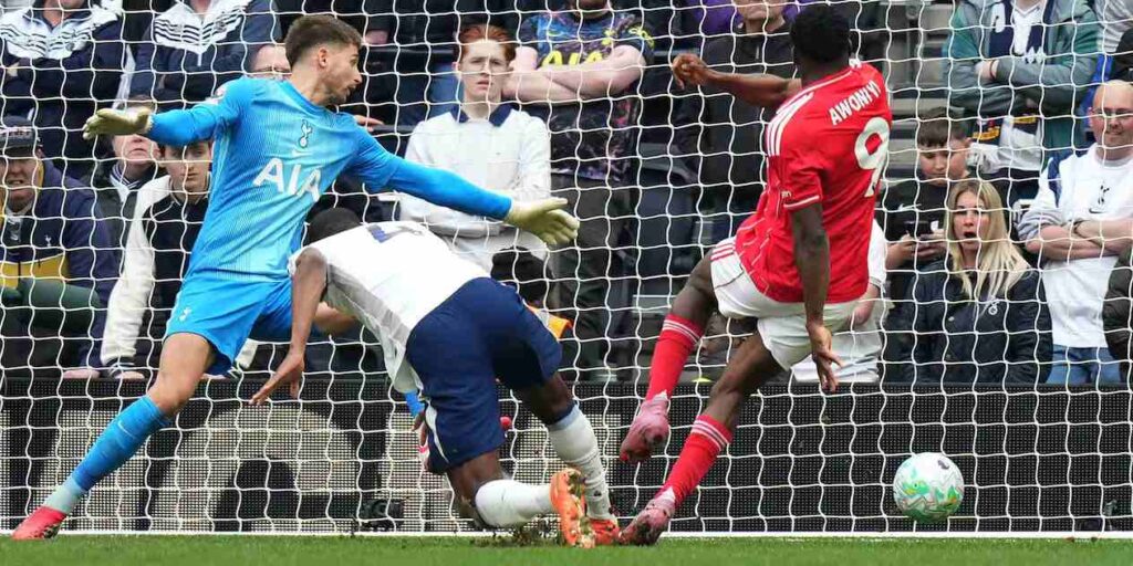 Nottingham Forest scoring the 3rd goal in Tottenham's net