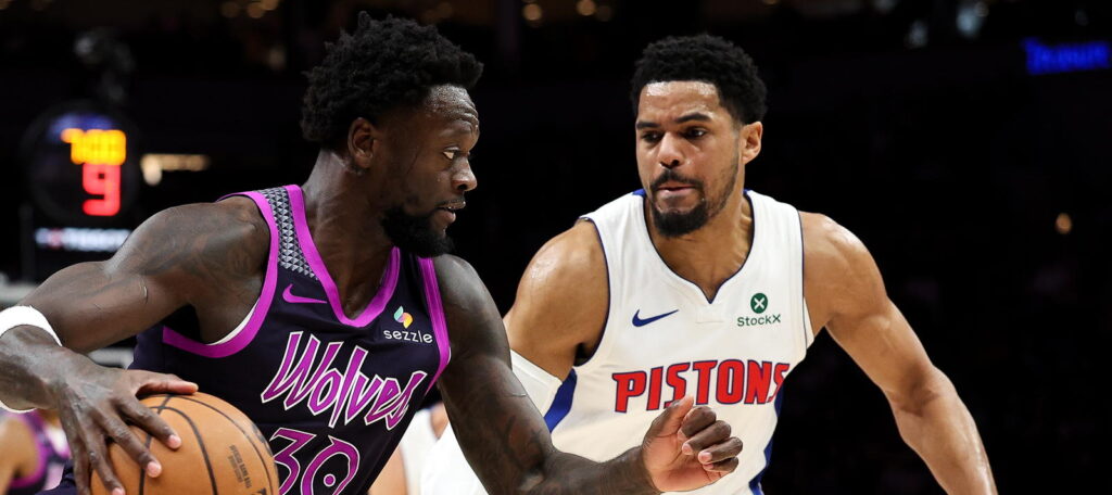 Tobias Harris guarding Julius Randle