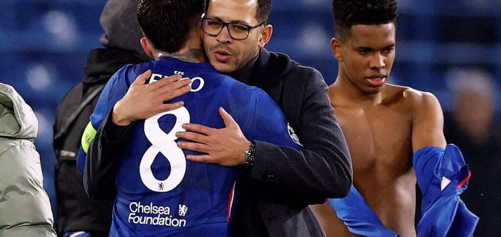 Liam Rosenior hugging Enzo Fernandez