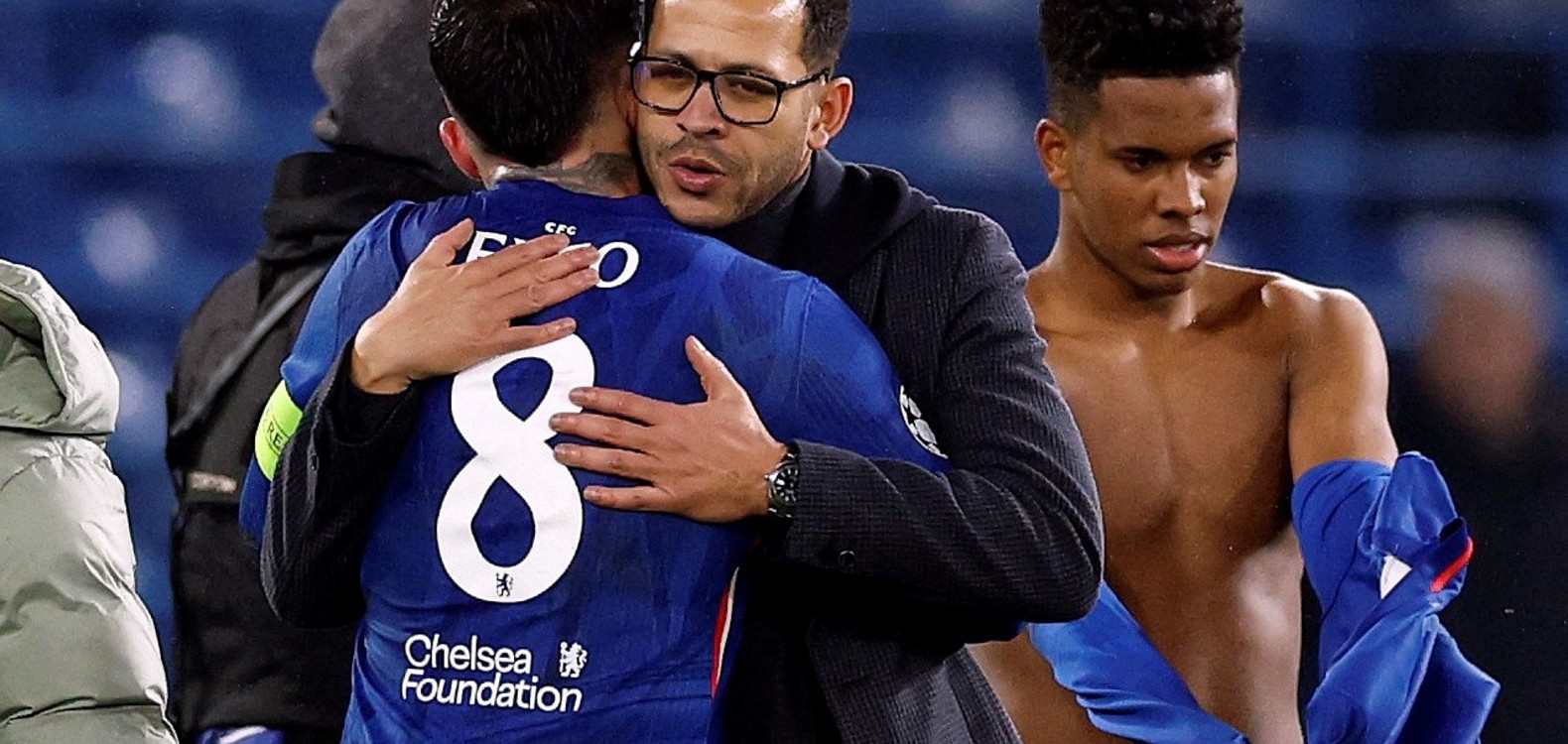 Liam Rosenior hugging Enzo Fernandez