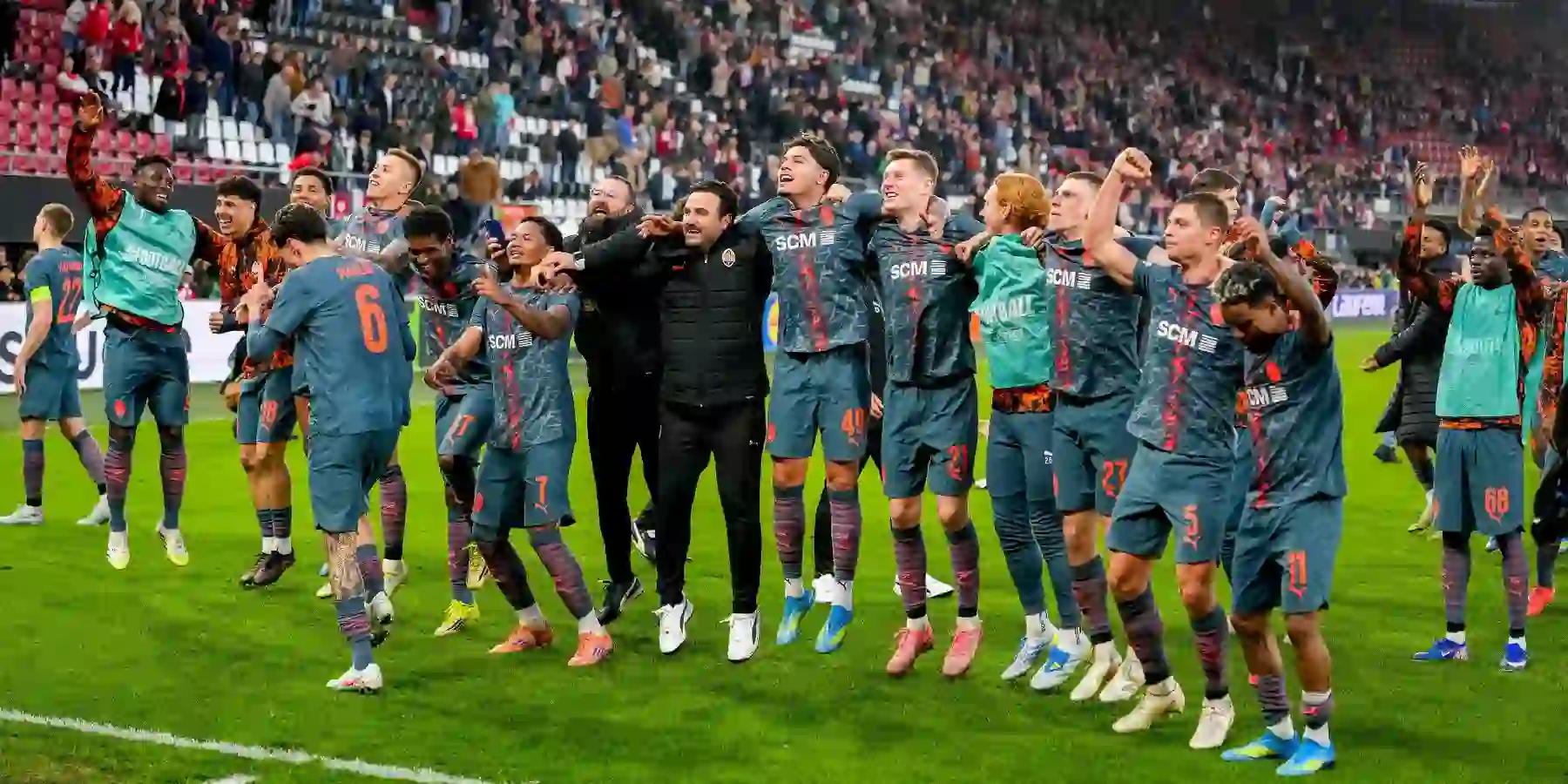 Shakhtar Donetsk players celebrate the elimination of AZ Alkmaar