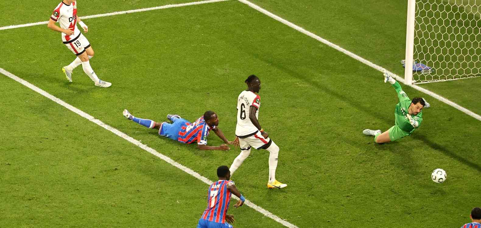 Jean Philippe Mateta scores against Rayo Vallecano