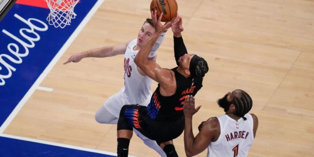 Josh Hart attacking Cleveland's basket