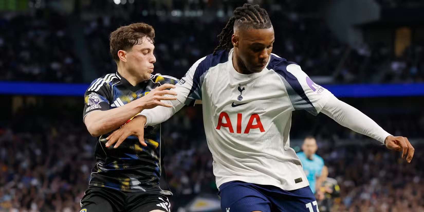 Leeds and Tottenham players in a battle for the ball