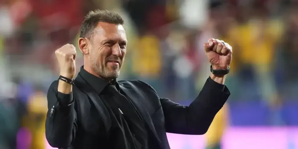 Australia's head coach Tony Popovic