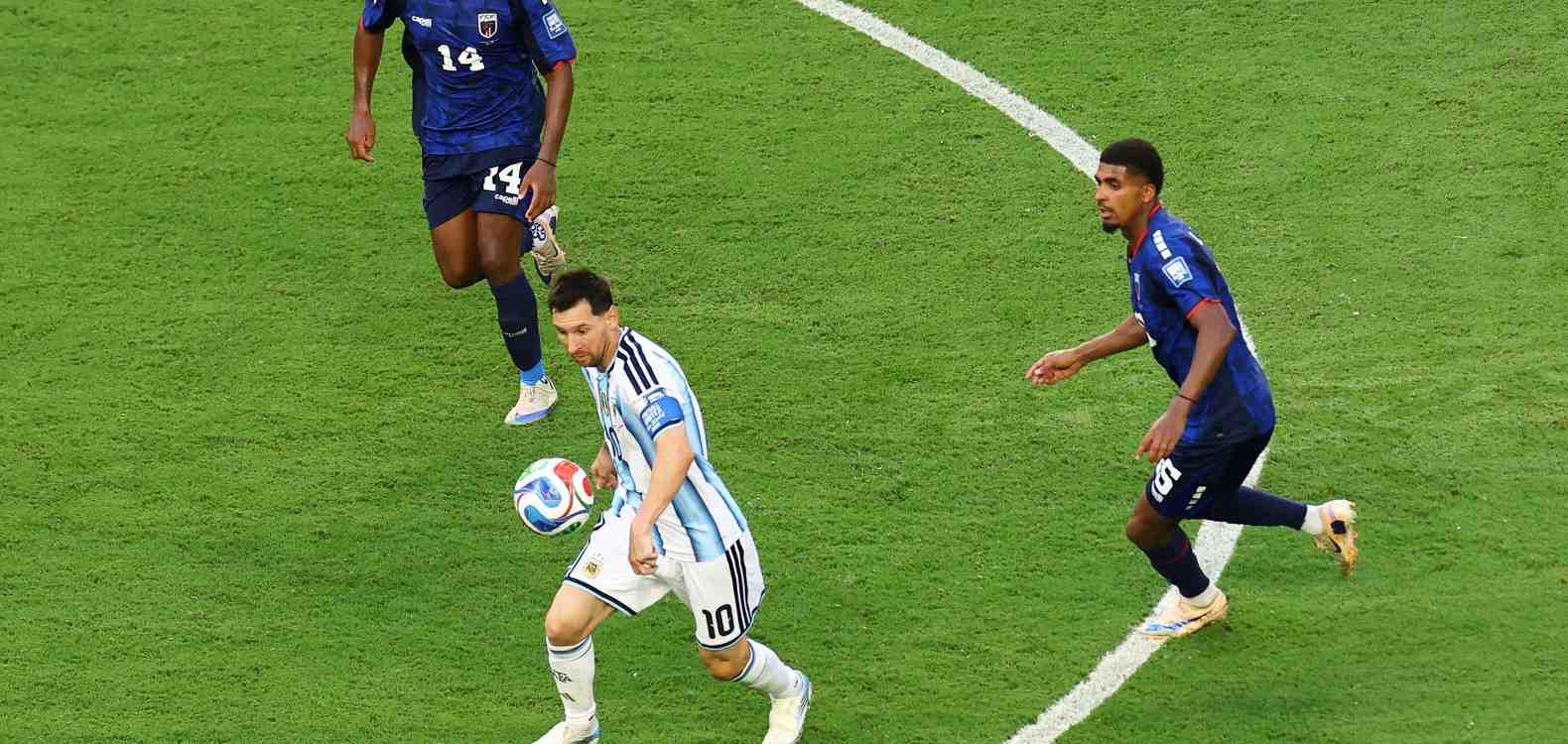 Lionel Messi controlling the ball during Argentina's match against Cape Verde