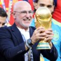 Spain head coach Luis de la Fuente with the World Cup trophy