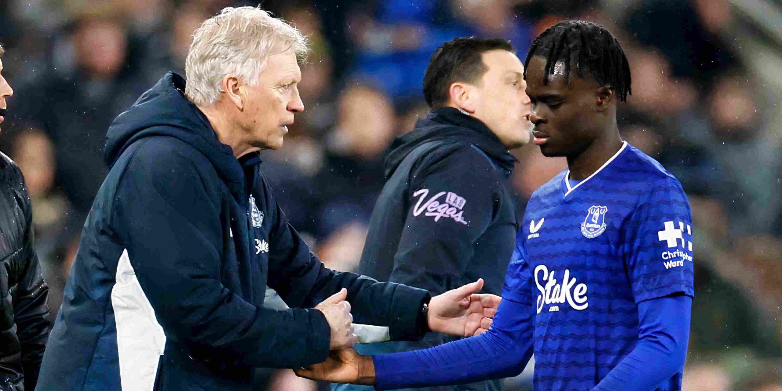 David Moyes and Tyrique George shaking hands