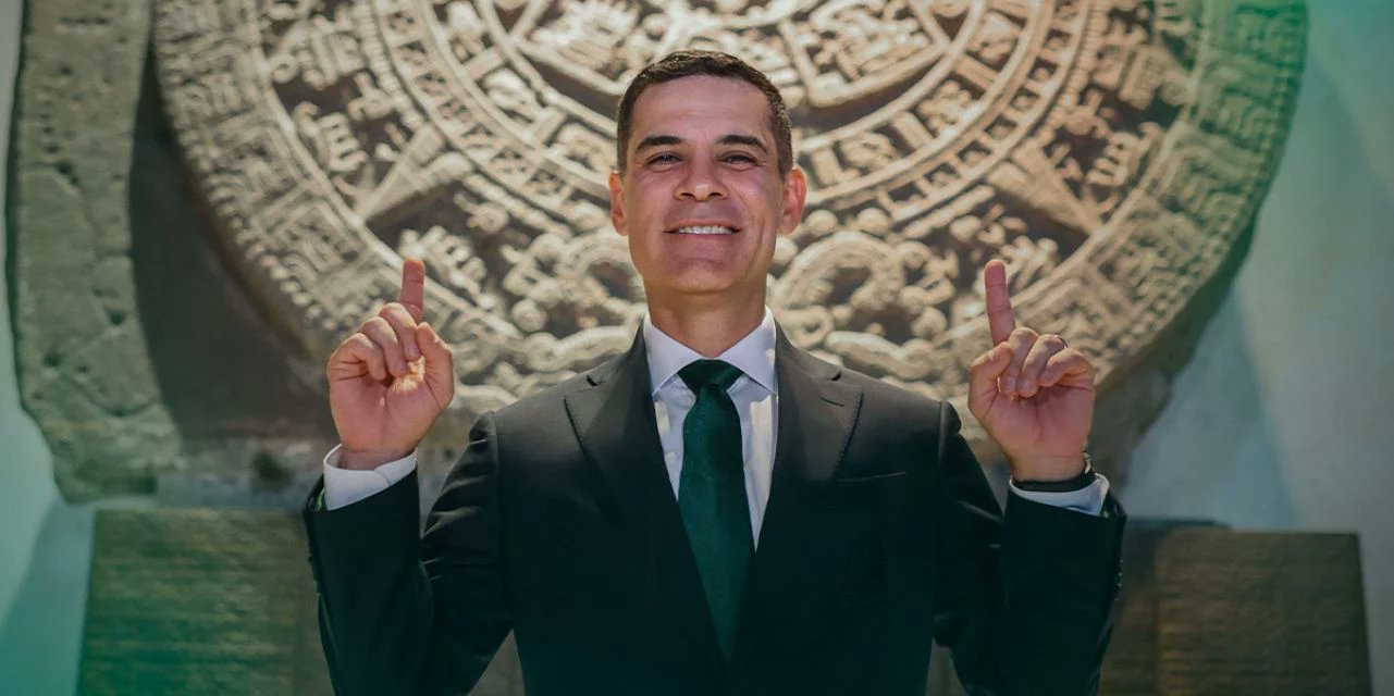 New Mexico head coach Rafael Marquez