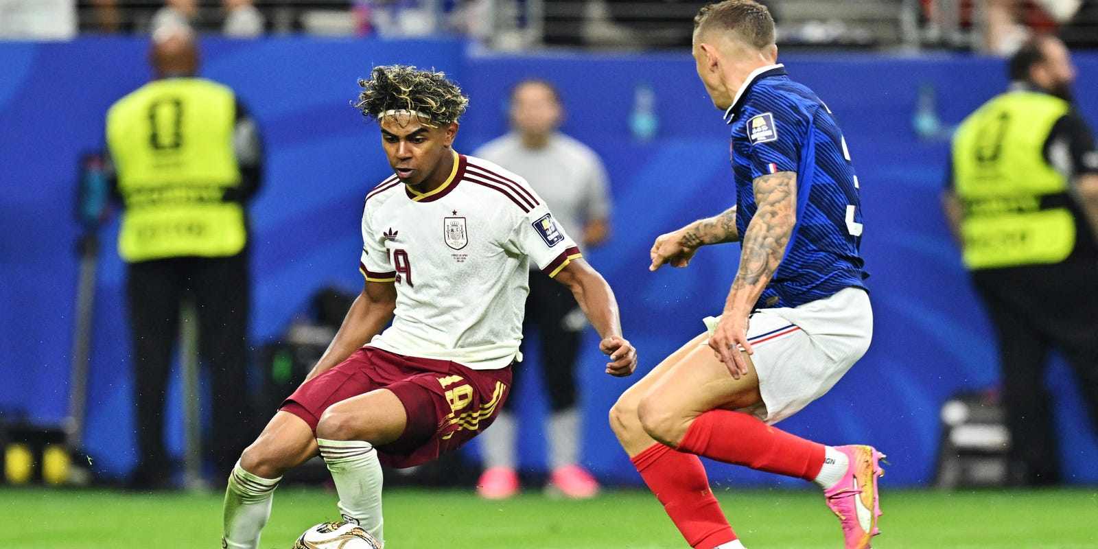 Lamine Yamal against Lucas Digne