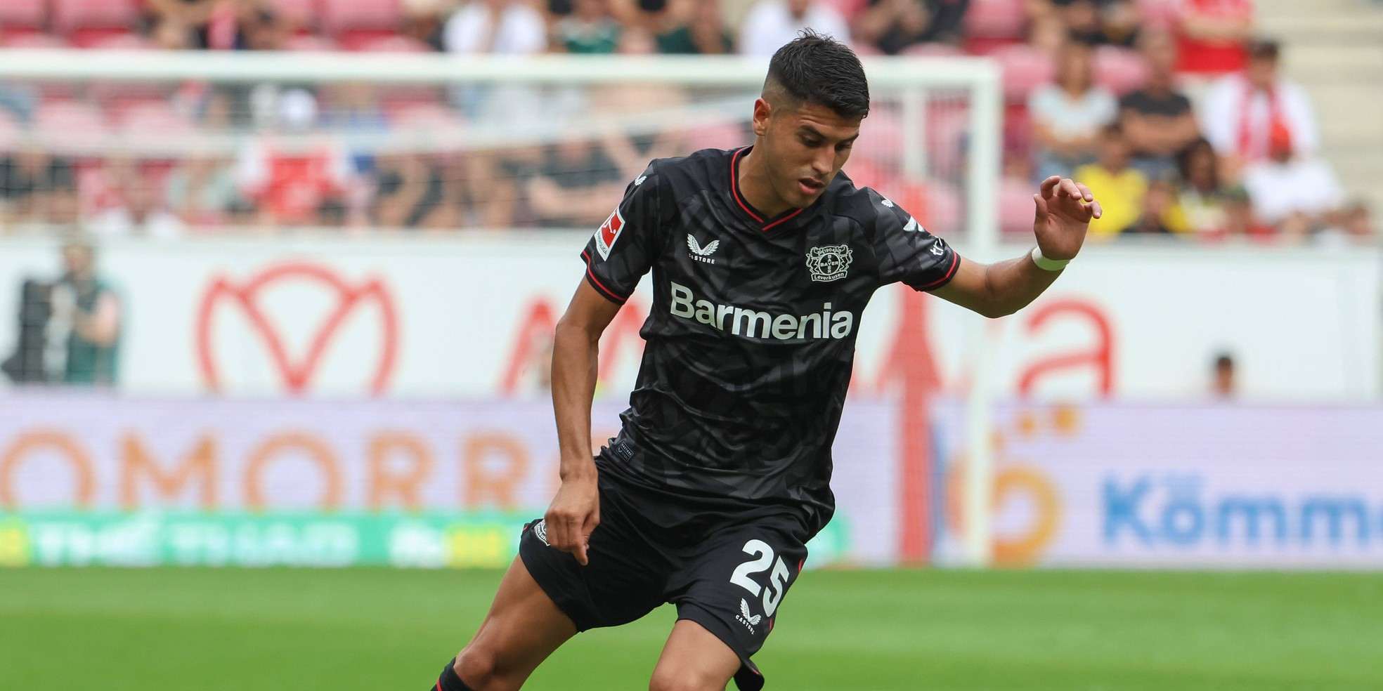 Bayer Leverkusen midfielder Exequiel Palacios