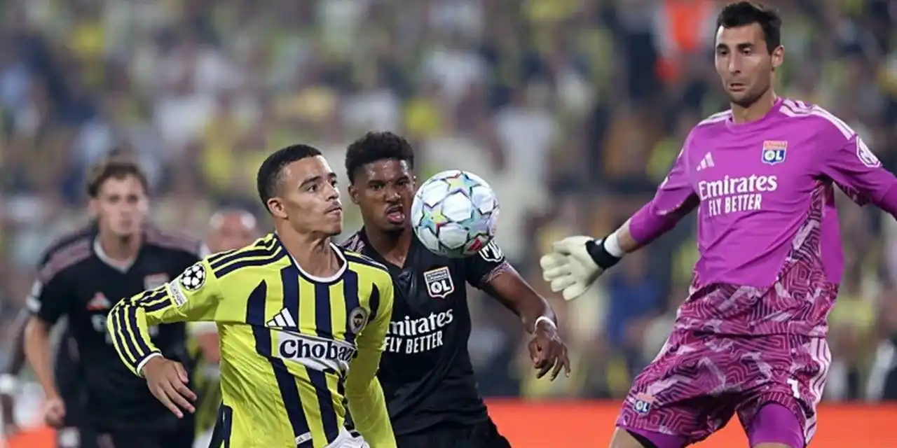 Fenerbahce and Lyon players in a battle for the ball