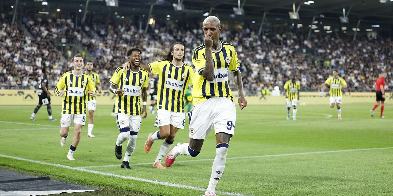 Anderson Talisca celebrates after scoring against Sturm Graz